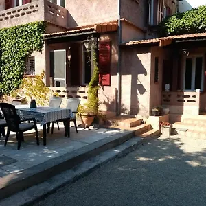 https://les-chnes-verts.fr-provencehotel.com