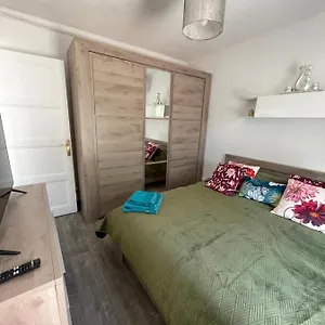 https://chez-chomo.fr-provencehotel.com